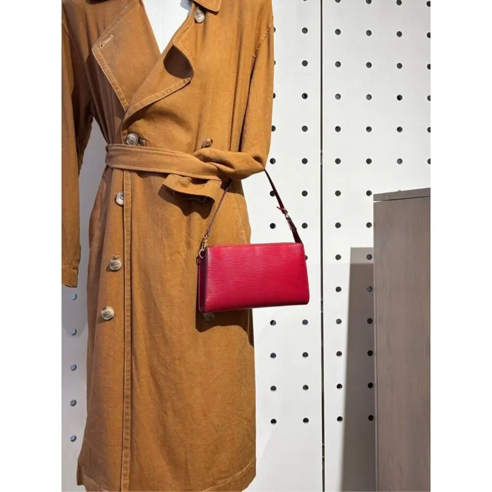 Louis Vuitton Women Pre-Loved Bag Very Good Condition